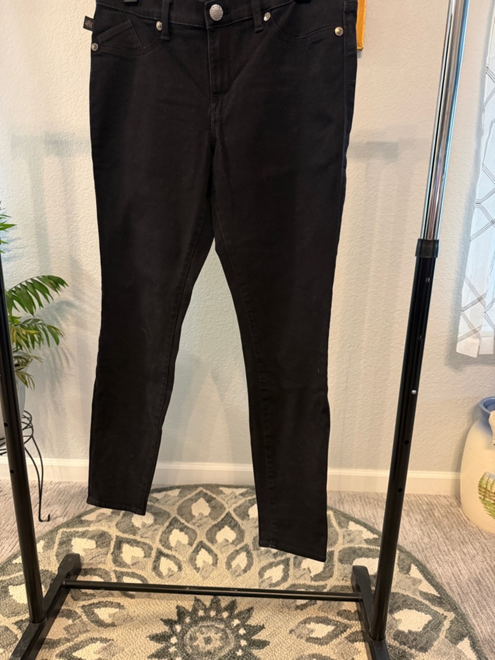 Rock & Republic Black Skinny Jeans